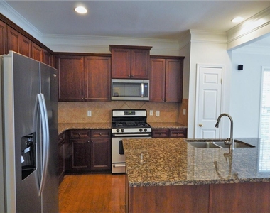 10829 Yorkwood Street - Photo Thumbnail 14