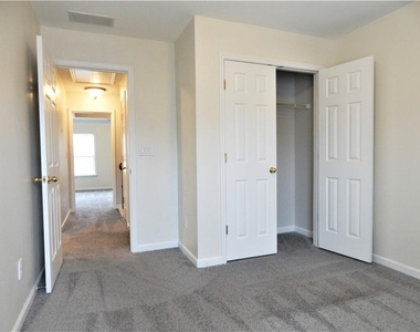 10829 Yorkwood Street - Photo Thumbnail 44
