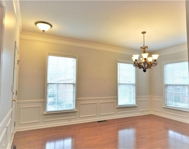 10829 Yorkwood Street - Photo Thumbnail 7