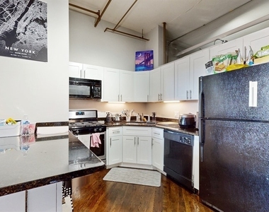 500 S Clinton Street - Photo Thumbnail 6