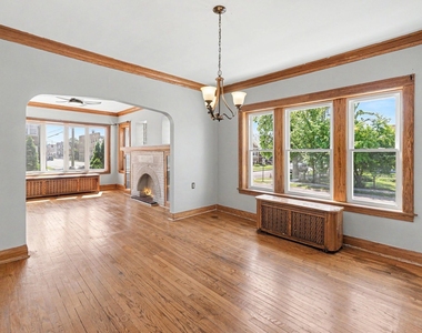 1542 S 60th Court - Photo Thumbnail 4