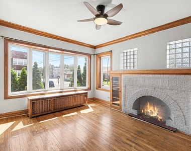 1542 S 60th Court - Photo Thumbnail 5