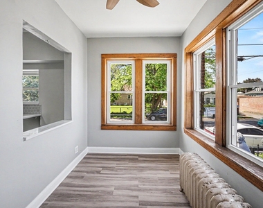 1542 S 60th Court - Photo Thumbnail 9
