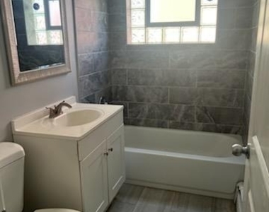 8141 S Ingleside Avenue - Photo Thumbnail 3