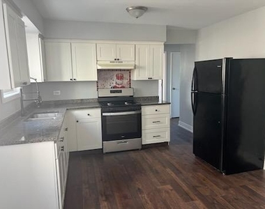8141 S Ingleside Avenue - Photo Thumbnail 5