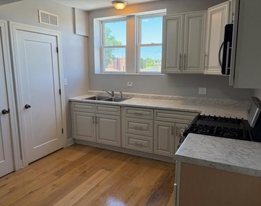 9410 S Laflin Street - Photo Thumbnail 3