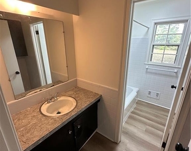 393 Old Acworth Road - Photo Thumbnail 6