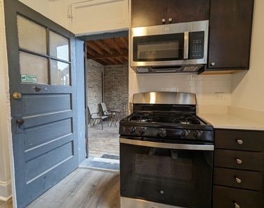 2338 N Spaulding Avenue - Photo Thumbnail 24