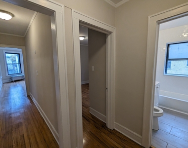 2338 N Spaulding Avenue - Photo Thumbnail 7