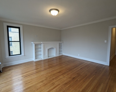 2338 N Spaulding Avenue - Photo Thumbnail 5