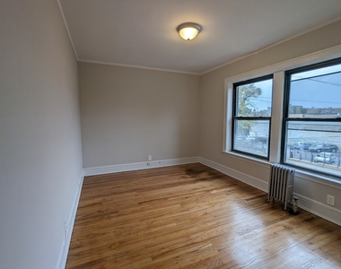 2338 N Spaulding Avenue - Photo Thumbnail 18