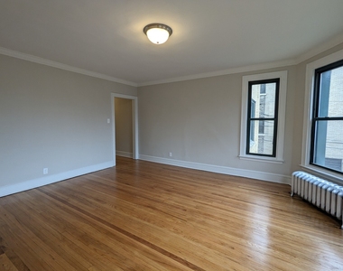 2338 N Spaulding Avenue - Photo Thumbnail 4