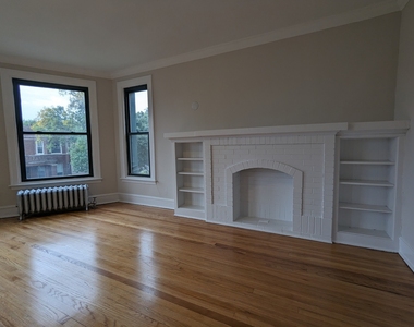 2338 N Spaulding Avenue - Photo Thumbnail 2
