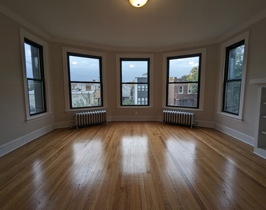 2338 N Spaulding Avenue - Photo Thumbnail 1