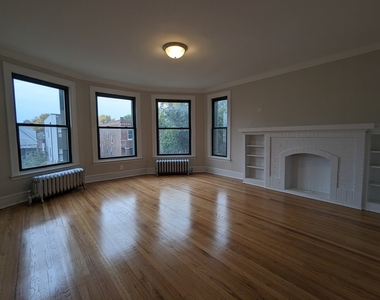 2338 N Spaulding Avenue - Photo Thumbnail 6