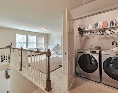 566 Jody Place - Photo Thumbnail 19