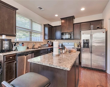 566 Jody Place - Photo Thumbnail 14