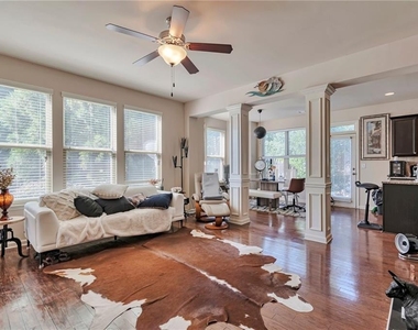 566 Jody Place - Photo Thumbnail 10