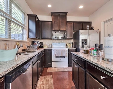566 Jody Place - Photo Thumbnail 16