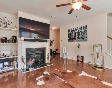 566 Jody Place - Photo Thumbnail 11