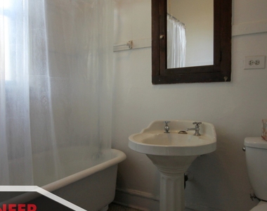 2426 N Sawyer Avenue - Photo Thumbnail 9