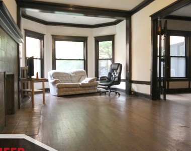 2426 N Sawyer Avenue - Photo Thumbnail 1