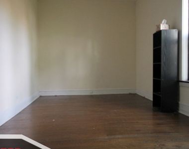 2426 N Sawyer Avenue - Photo Thumbnail 7