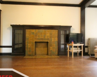 2426 N Sawyer Avenue - Photo Thumbnail 4