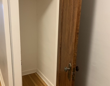 5352 N Winthrop Avenue - Photo Thumbnail 4