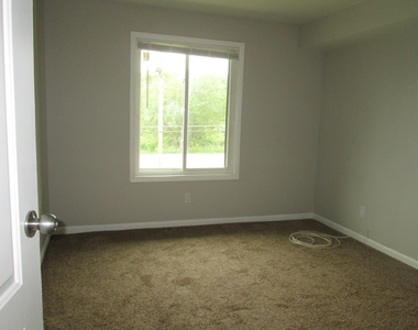800 Brook Drive - Photo Thumbnail 17
