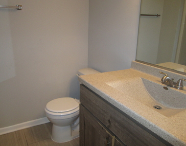 800 Brook Drive - Photo Thumbnail 12