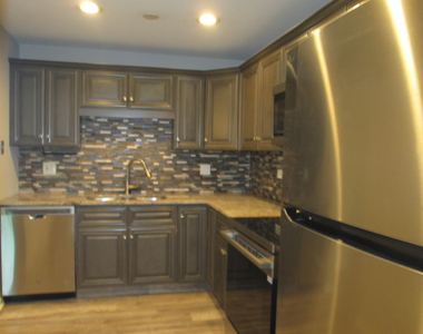 800 Brook Drive - Photo Thumbnail 7