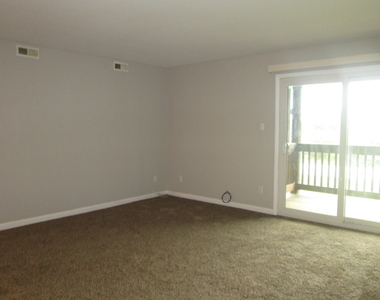 800 Brook Drive - Photo Thumbnail 2