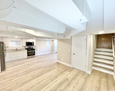 5547 N Central Avenue - Photo Thumbnail 2