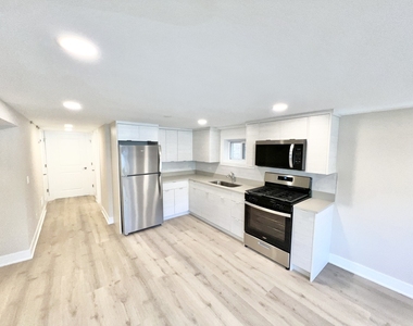 5547 N Central Avenue - Photo Thumbnail 6
