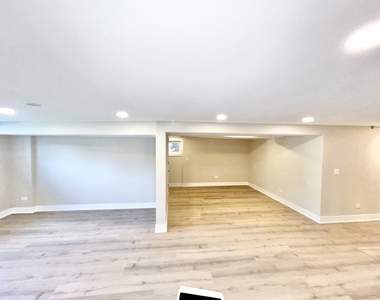 5547 N Central Avenue - Photo Thumbnail 4