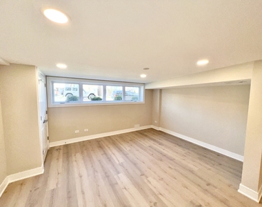 5547 N Central Avenue - Photo Thumbnail 5
