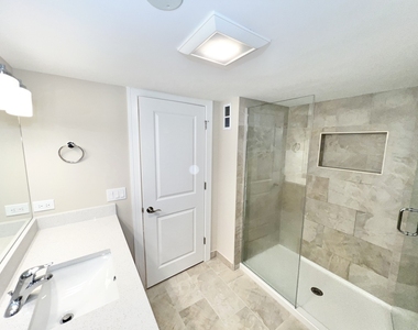 5547 N Central Avenue - Photo Thumbnail 10