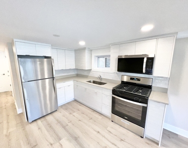 5547 N Central Avenue - Photo Thumbnail 7
