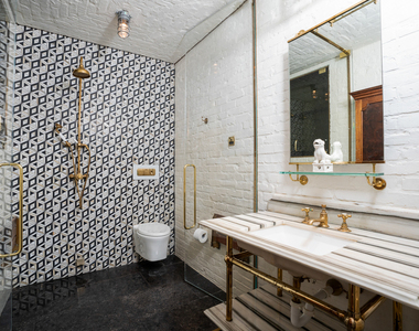 856 Hinman Avenue - Photo Thumbnail 8