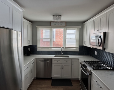 2524 W 109th Place - Photo Thumbnail 7