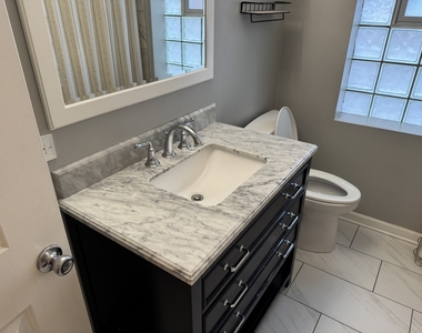 2524 W 109th Place - Photo Thumbnail 13