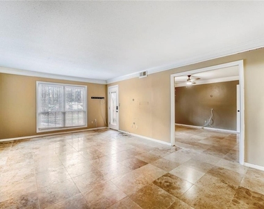 6851 Roswell Road - Photo Thumbnail 5