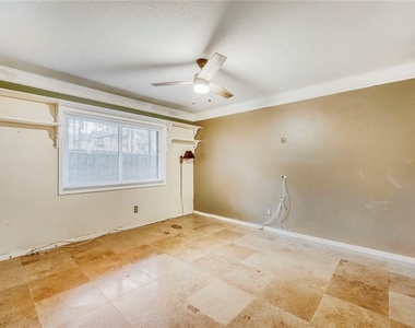 6851 Roswell Road - Photo Thumbnail 7