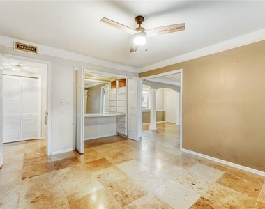 6851 Roswell Road - Photo Thumbnail 9
