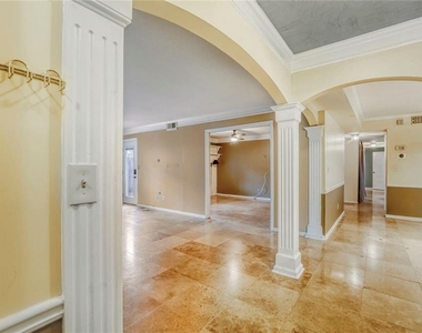 6851 Roswell Road - Photo Thumbnail 3