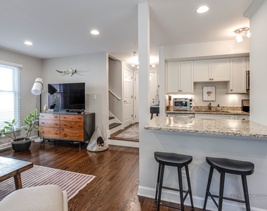 15 E North Avenue - Photo Thumbnail 8