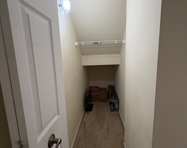 2219 Waterleaf Court - Photo Thumbnail 8