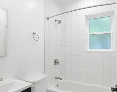 1055 W Pratt Boulevard - Photo Thumbnail 13