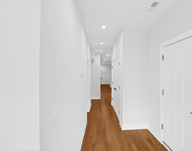 1055 W Pratt Boulevard - Photo Thumbnail 6
